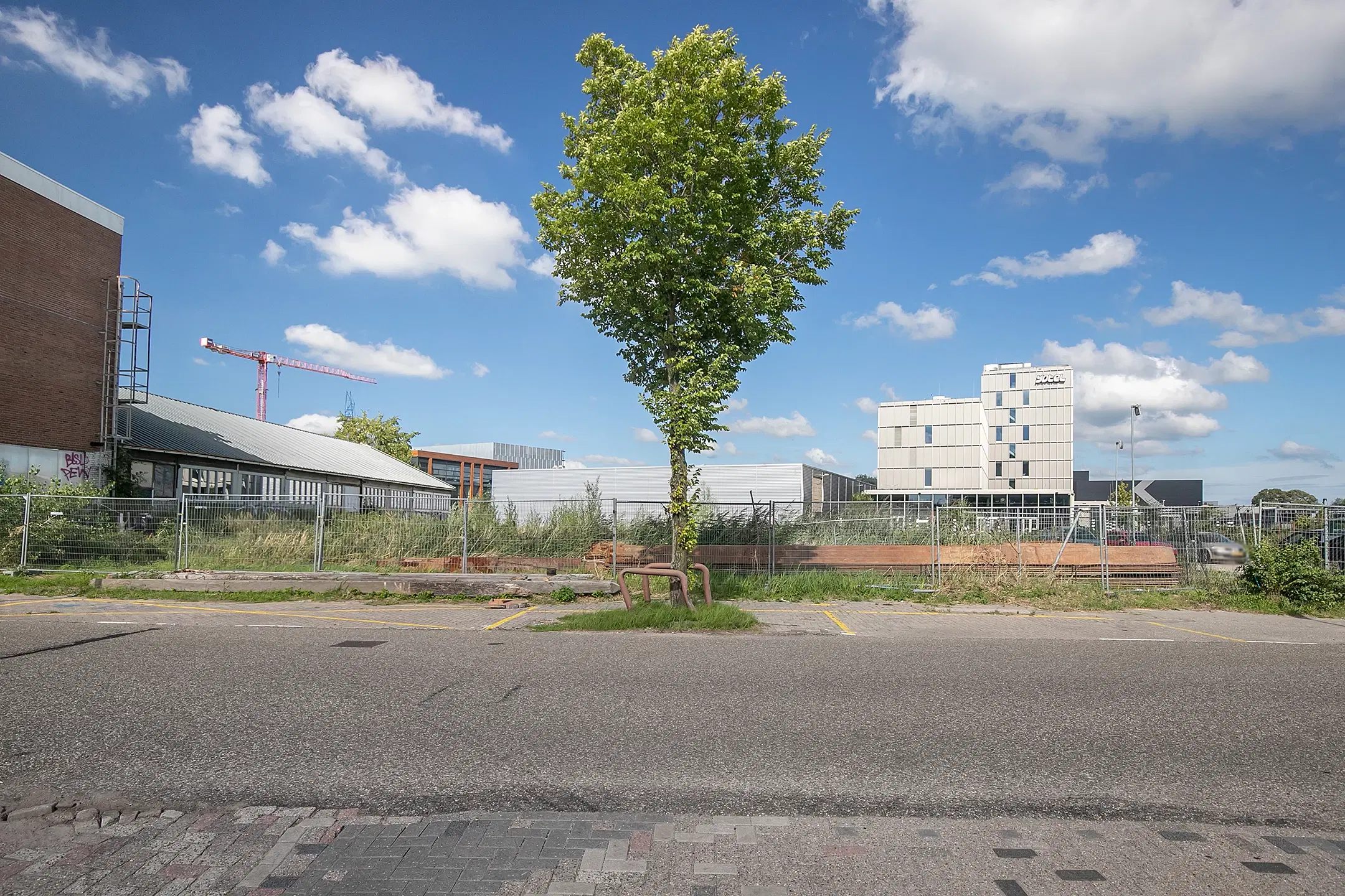 Perceel grond gelegen aan de Grasweg 44 en 46 te Amsterdam 