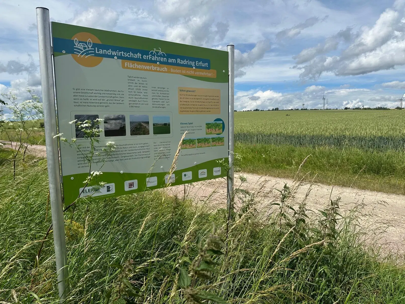 Ruim perceel van 5.550 m2 gelegen aan de rivier Gera - Erfurt OT Molsdorf - Duitsland
