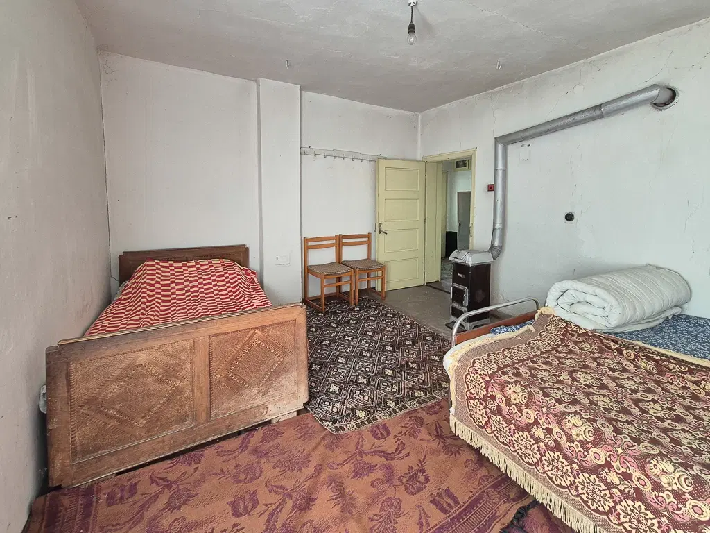 1.490 m² boomgaard met 2 oude huizen en 1 schuur in Podgore, Vidin - Bulgarije