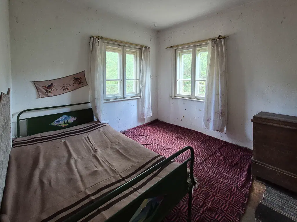 1.490 m² boomgaard met 2 oude huizen en 1 schuur in Podgore, Vidin - Bulgarije