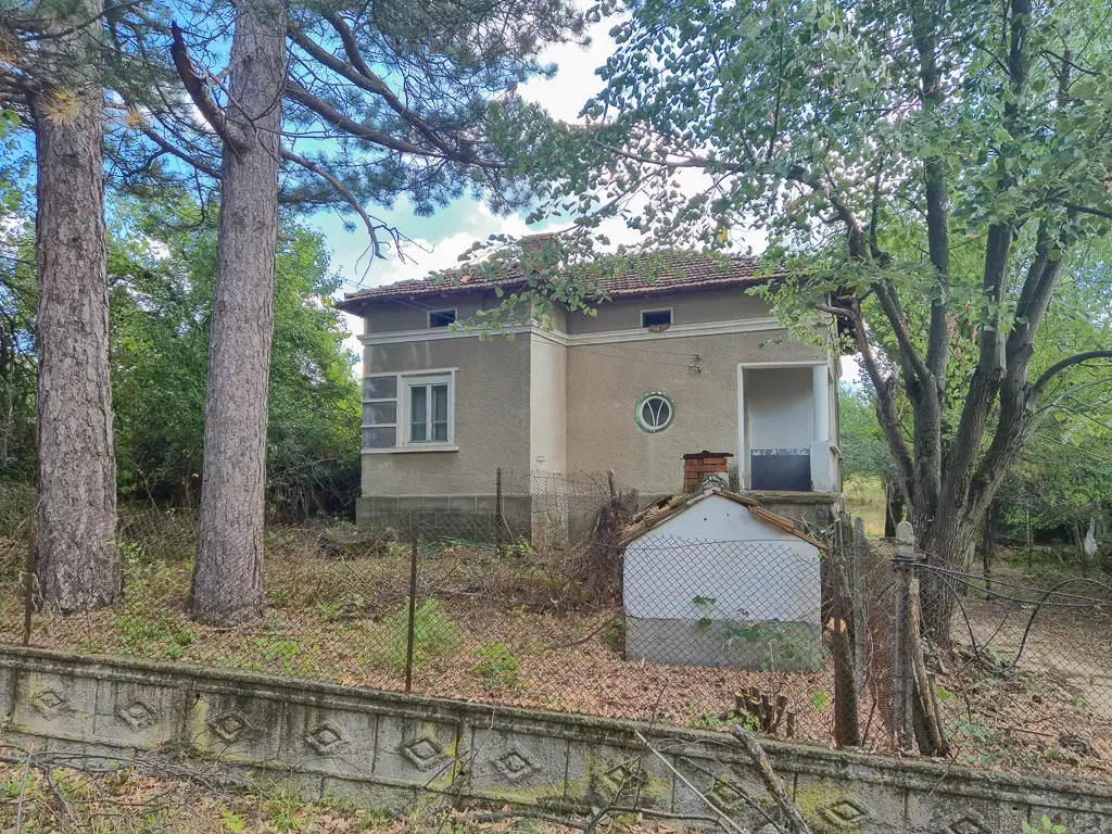 1.490 m² boomgaard met 2 oude huizen en 1 schuur in Podgore, Vidin - Bulgarije