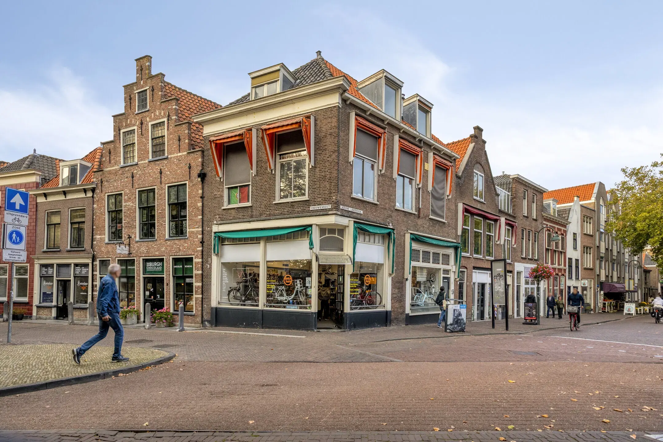 Delft, Vrouwenregt 1
