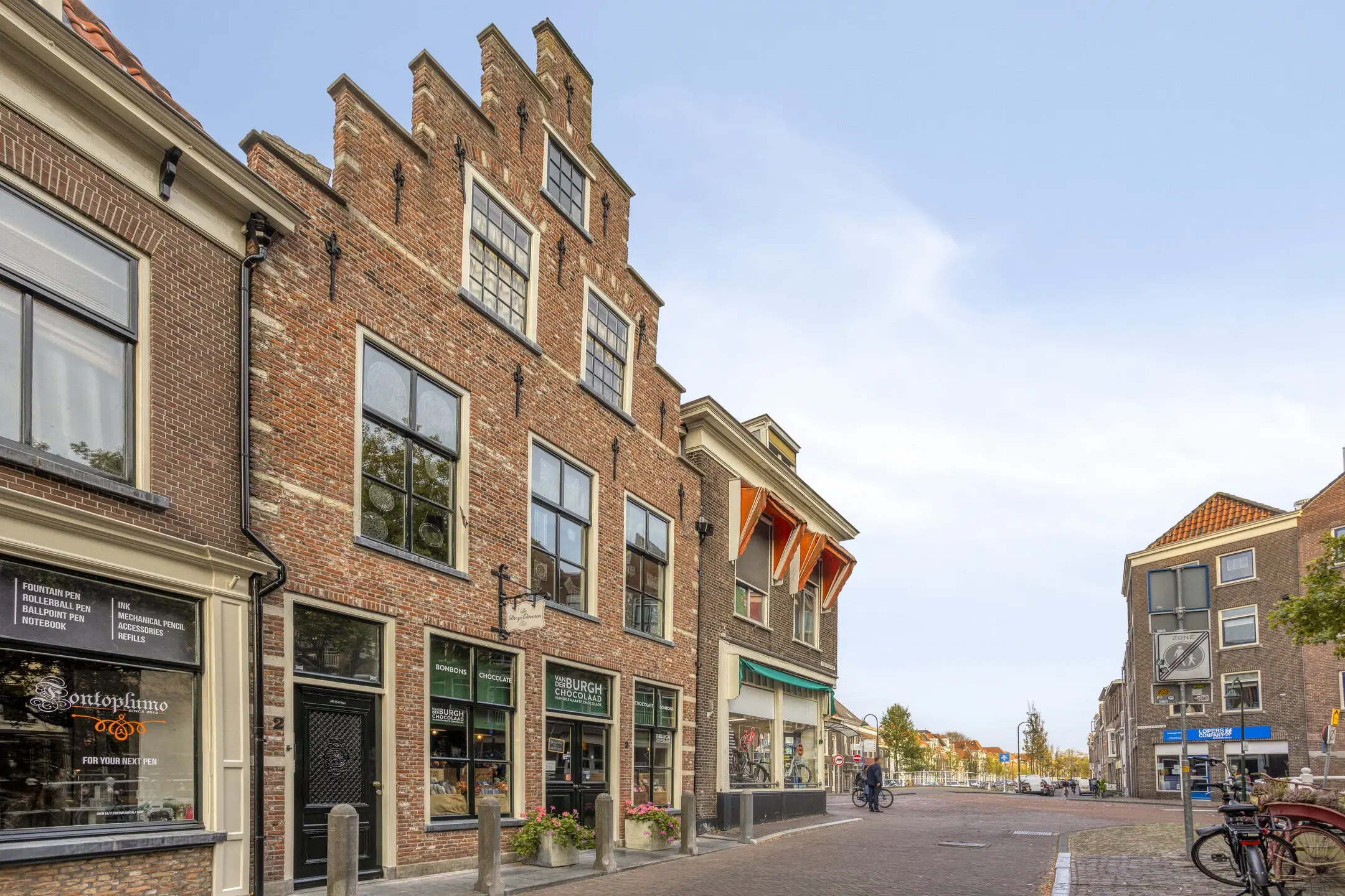 Delft, Vrouwenregt 1