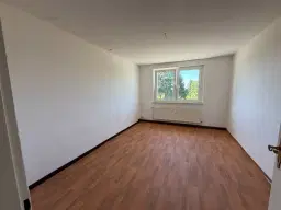 6 appartementen, bouwjaar: 1983 (huursom € 28.537,80) in Behren-Lübchin - Duitsland