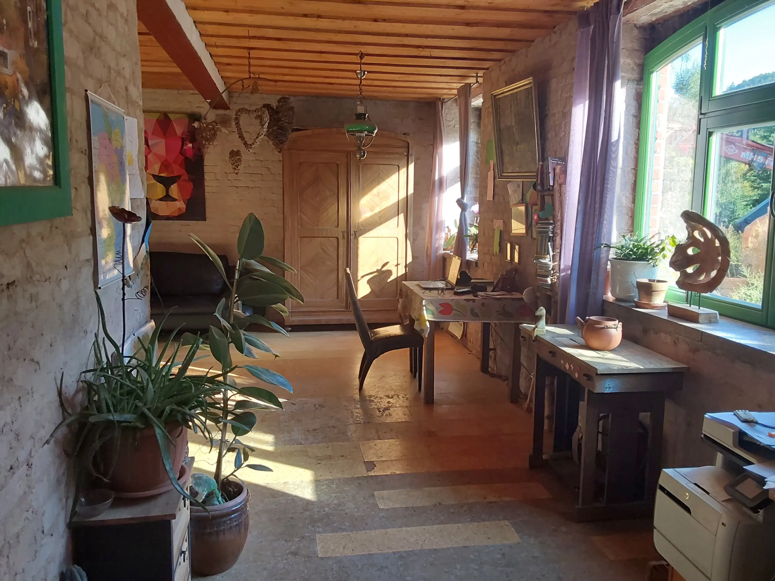 Villa op 1.8 ha perceel, tuin, bos, sauna, bron + bedrijf in Sonneberg - Duitsland