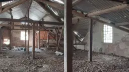 Villa op 1.8 ha perceel, tuin, bos, sauna, bron + bedrijf in Sonneberg - Duitsland