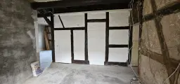 Driezijdig gebouw met binnenhof en commerciële mogelheden in Arnstadt - Duitsland