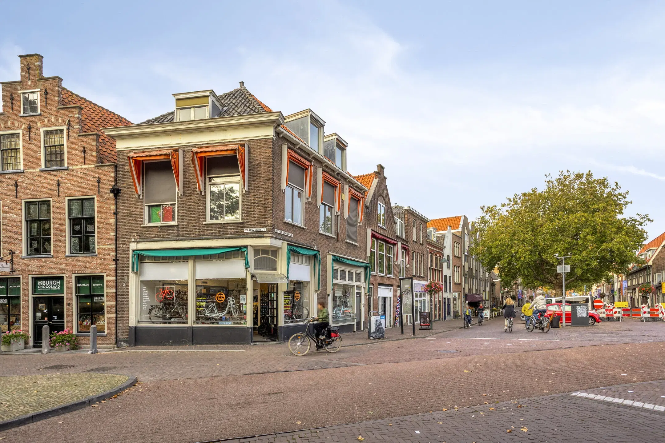 Delft, Vrouwenregt 1